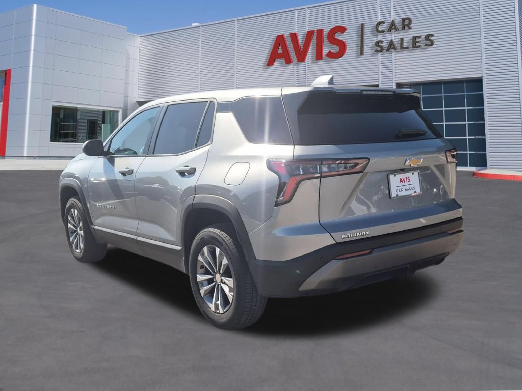 Used 2026 Chevrolet Equinox LT FWD image 9