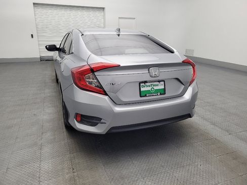 Used 2018 Honda Civic EX image 6