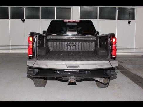 Used 2025 Chevrolet Silverado 2500 High Country w/ High Country Premium Package AWD/4WD image 11