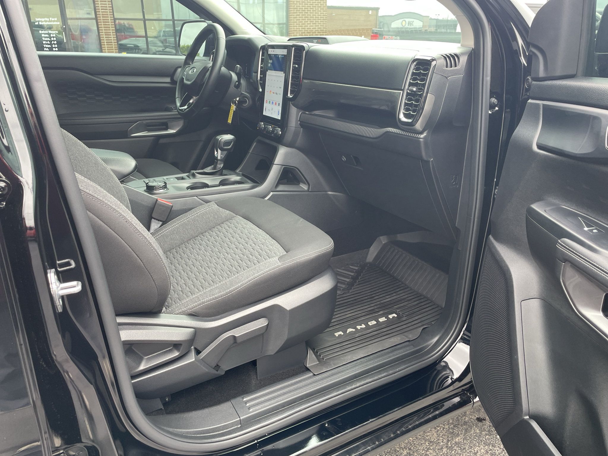 Used 2025 Ford Ranger XLT w/ Chrome Accent Package AWD/4WD image 27