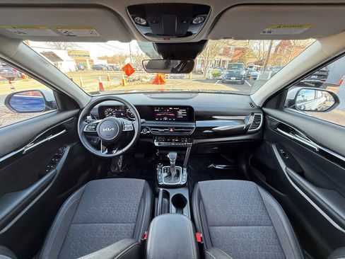 Certified 2024 Kia Seltos S image 23