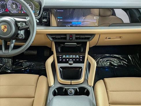 New 2026 Porsche Cayenne image 20