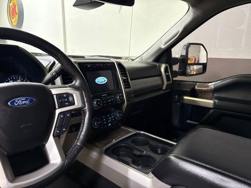 Used 2019 Ford F250 Lariat w/ Lariat Ultimate Package image 19