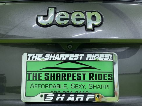 Used 2017 Jeep Grand Cherokee Overland image 12