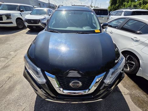 Used 2018 Nissan Rogue SV FWD image 2