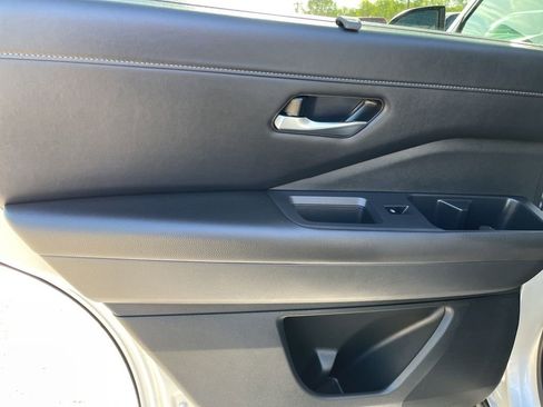 Used 2025 Nissan Pathfinder SL image 48