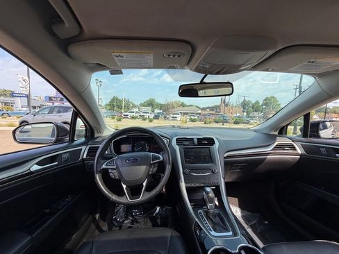 Used 2014 Ford Fusion SE w/ Equipment Group 202A FWD image 10