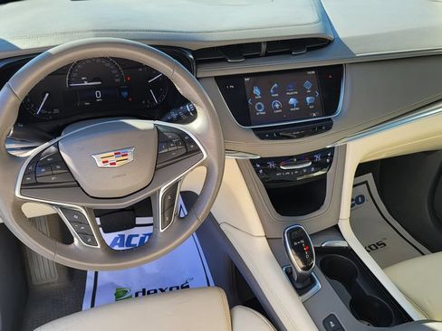 Used 2017 Cadillac XT5 Premium Luxury w/ LPO, Wheel Lock Package FWD image 24