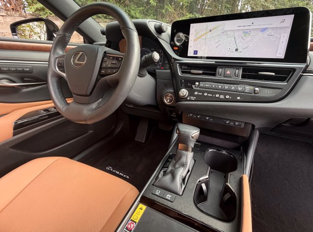 Certified 2024 Lexus ES 300h w/ Premium Package FWD image 33
