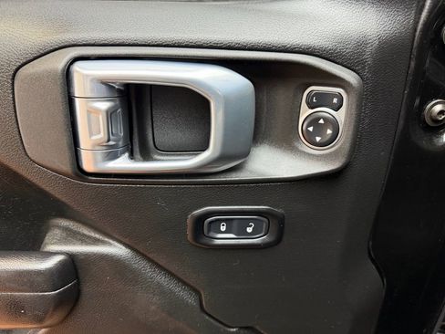 Used 2021 Jeep Gladiator Sport image 19