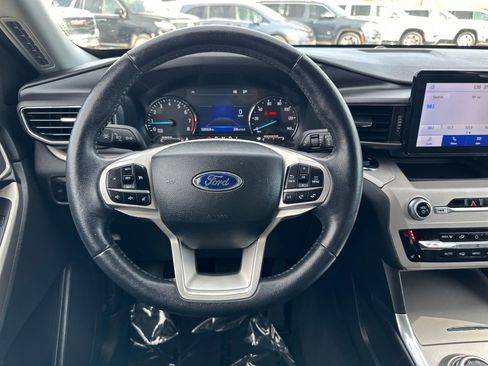 Used 2023 Ford Explorer XLT w/ Equipment Group 202A image 25