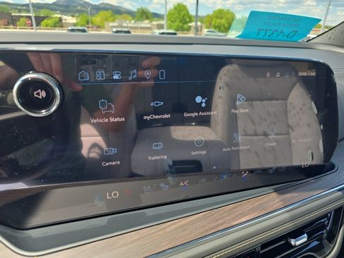 New 2026 Chevrolet Tahoe Premier w/ Sun And Tow Package AWD/4WD image 17