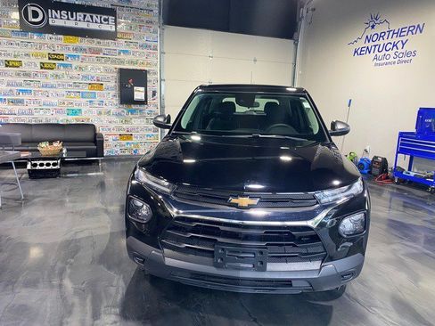 Used 2023 Chevrolet TrailBlazer LS FWD image 3