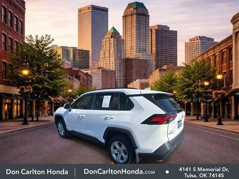 Used 2020 Toyota RAV4 XLE w/ Convenience Package FWD image 7