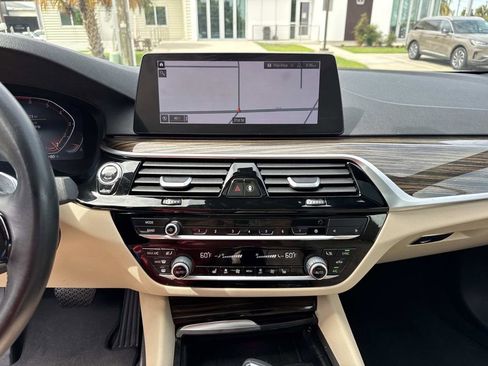 Used 2020 BMW 530i w/ M Sport Package RWD image 26