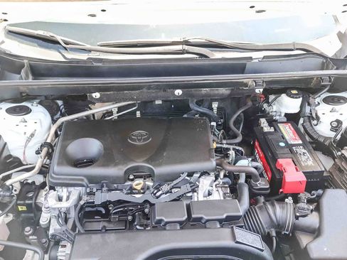 Used 2021 Toyota RAV4 LE FWD image 27