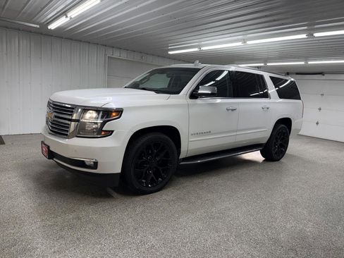 Used 2017 Chevrolet Suburban Premier image 3