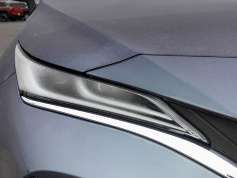 Certified 2024 Toyota Venza Limited image 5