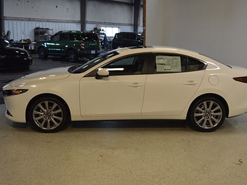 New 2026 MAZDA MAZDA3 2.5 S Sedan w/ Preferred Pkg image 6