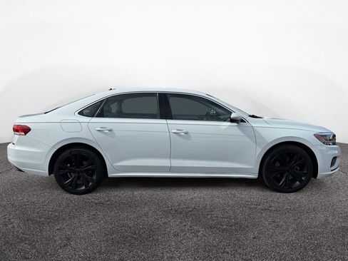 Used 2021 Volkswagen Passat 2.0T SE FWD image 6
