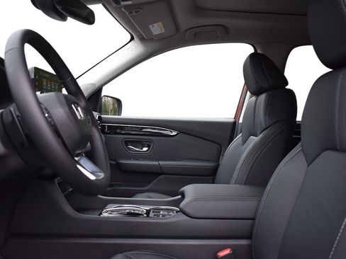 New 2025 Honda Pilot Touring image 10