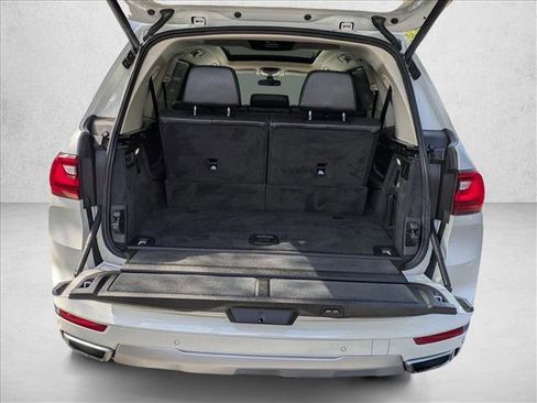 Used 2019 BMW X7 xDrive50i w/ Premium Package AWD/4WD image 6