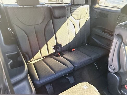 Used 2025 Hyundai Palisade Calligraphy image 15