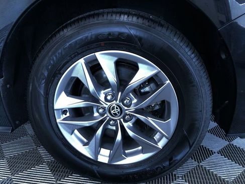 Used 2026 Toyota Sienna LE FWD image 16