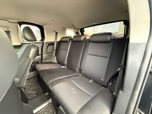 Used 2007 Toyota FJ Cruiser 4WD image 14