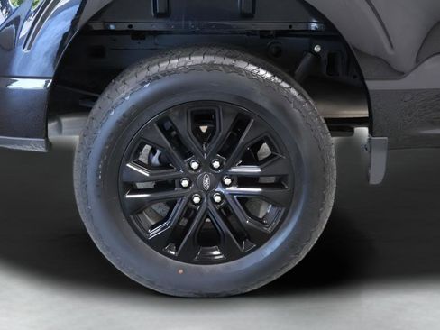 Used 2025 Ford F150 Lariat AWD/4WD image 38