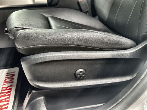 Used 2024 Mercedes-Benz GLB 250 4MATIC image 13