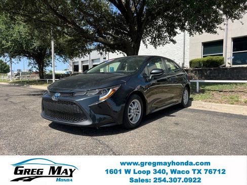 Used 2022 Toyota Corolla LE FWD image 3