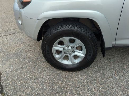 Used 2020 Toyota 4Runner SR5 image 31