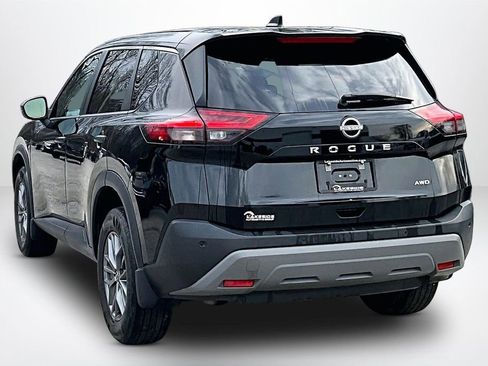 Used 2022 Nissan Rogue S image 4