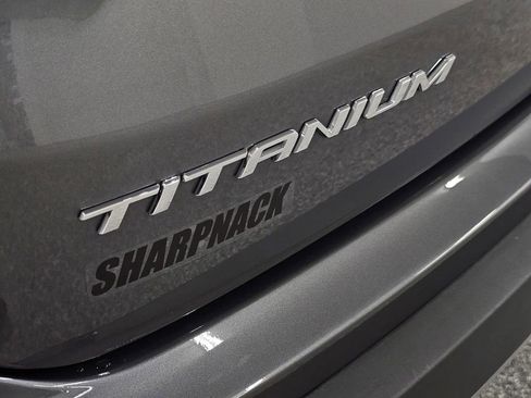 Used 2024 Ford Edge Titanium AWD/4WD image 24