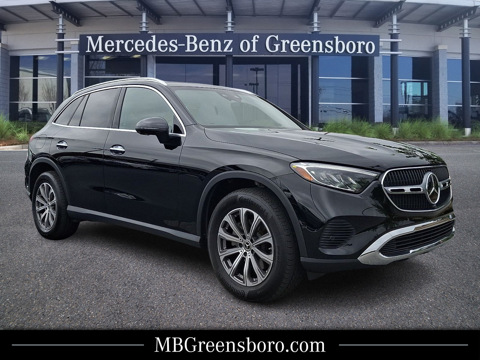 Used 2024 Mercedes-Benz GLC 300 4MATIC image 1