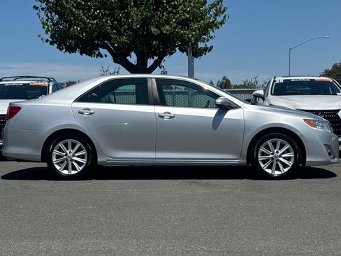 Used 2014 Toyota Camry XLE FWD image 3