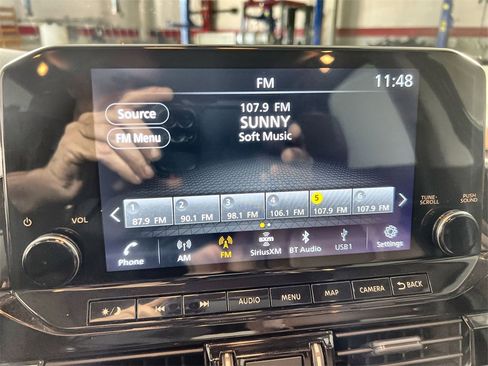 Used 2023 Nissan Pathfinder Platinum image 12