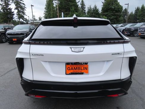 Used 2024 Cadillac Lyriq Sport AWD/4WD image 7