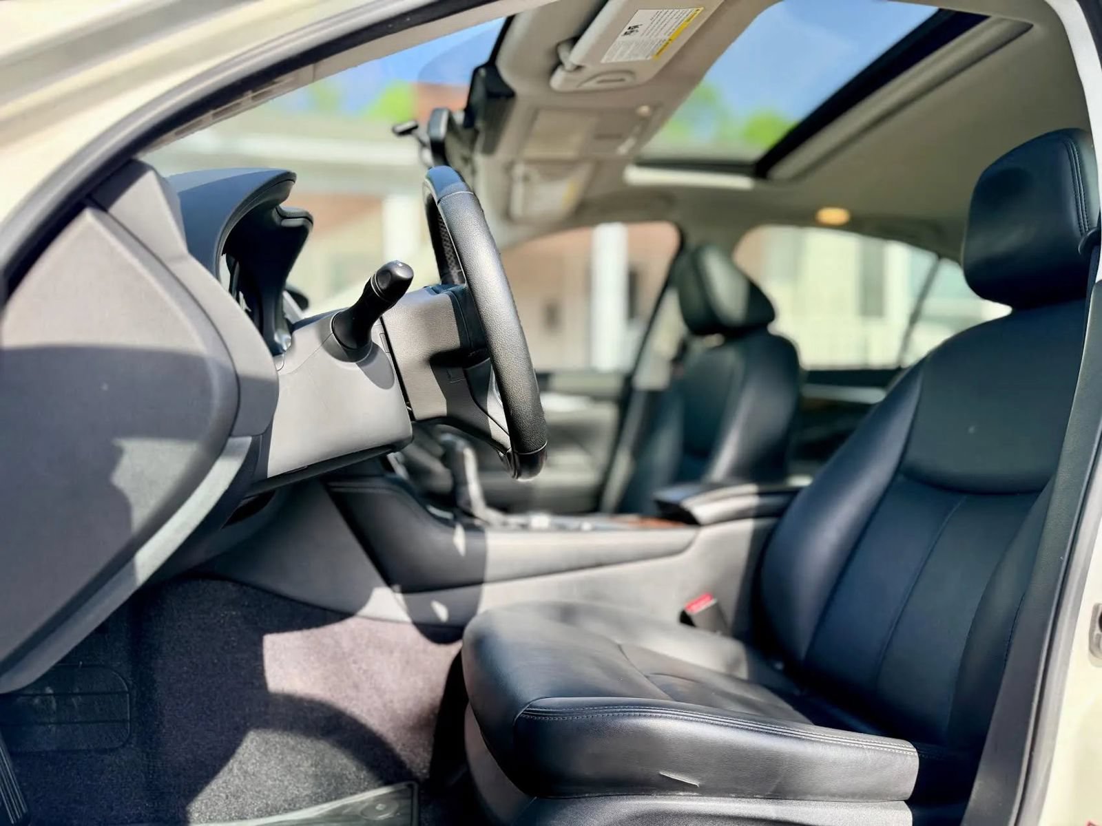 Used 2019 INFINITI Q50 Luxe w/ Cargo Package (L96) RWD image 19