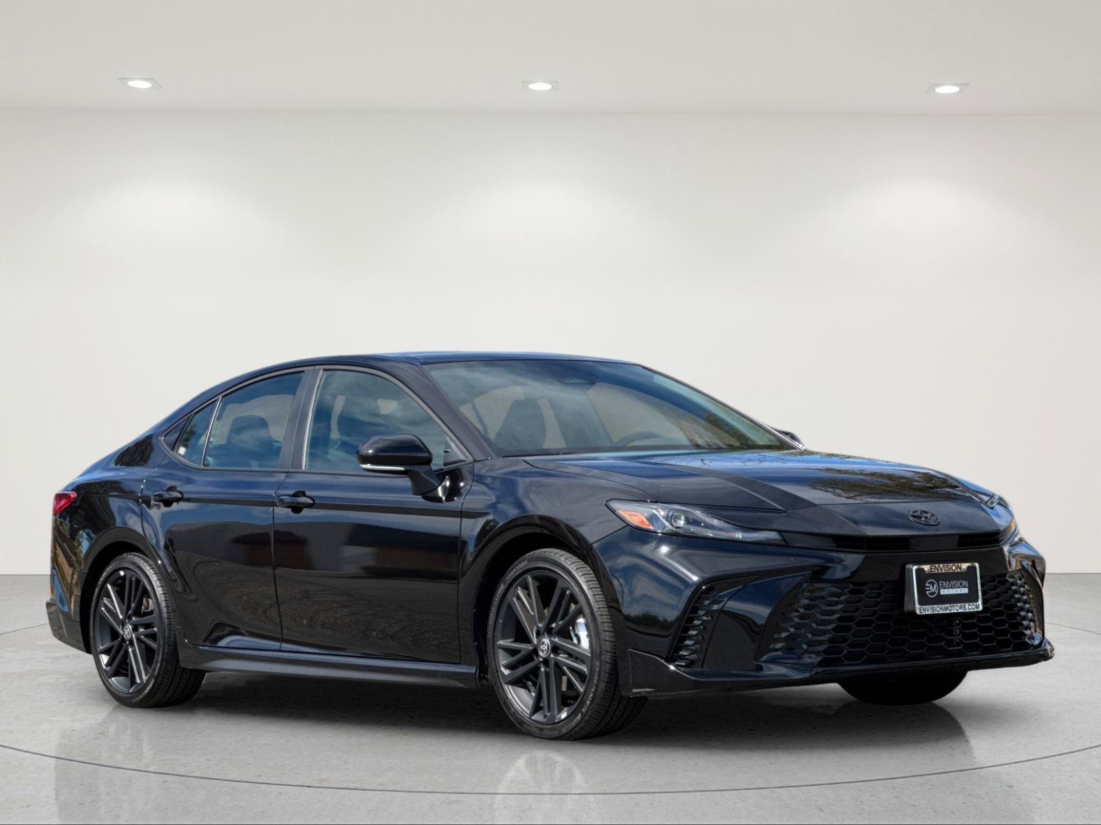 Used 2026 Toyota Camry Hybrid w/ Convenience Package FWD image 8