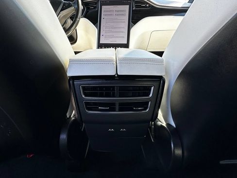 Used 2020 Tesla Model X Long Range AWD/4WD image 19