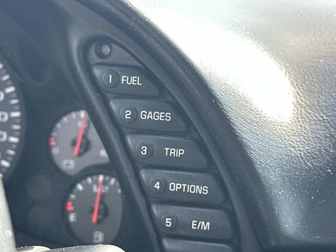 Used 2001 Chevrolet Corvette Coupe w/ Preferred Equipment Group1 RWD image 20