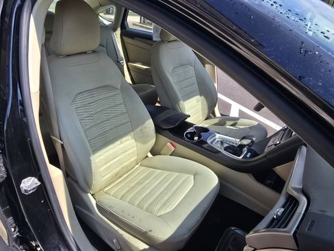 Used 2016 Ford Fusion SE image 19