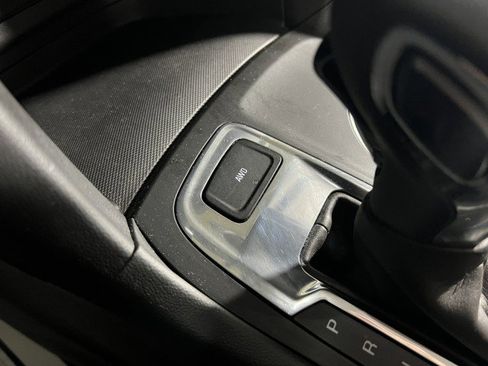 Used 2023 Chevrolet Equinox LT image 31