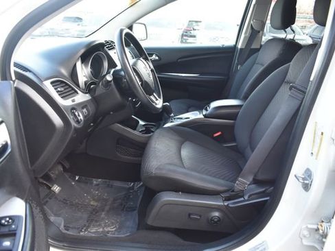 Used 2016 Dodge Journey SXT w/ Comfort/Convenience Group image 16