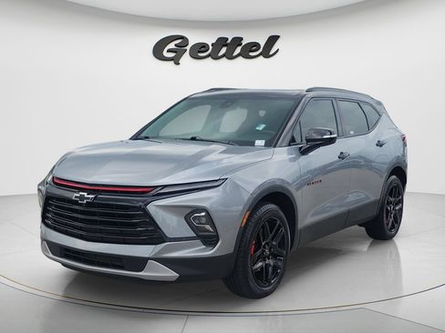 Used 2025 Chevrolet Blazer LT w/ Sound & Technology Package FWD image 1