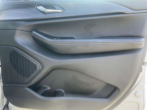 Certified 2025 Jeep Grand Cherokee Laredo X AWD/4WD image 17