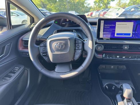 Used 2024 Toyota Prius Prime FWD image 12