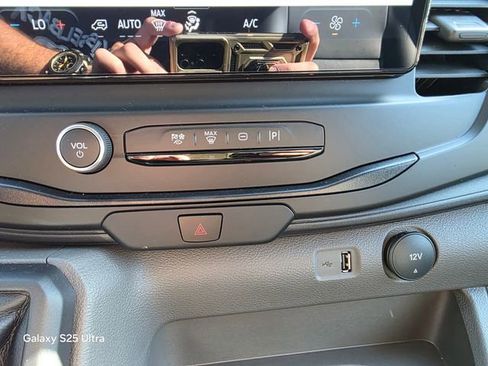 New 2026 Ford Transit 250 148 Medium Roof image 18